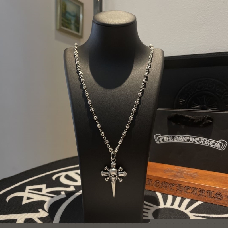 Ch**me He**ts necklaces